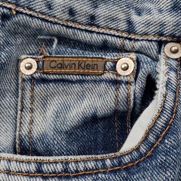 VINTAGE Calvin Klein 11" High Rise Cut Off Shorts - Picture 6 of 10